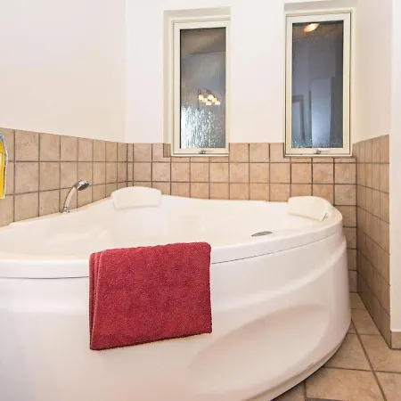 Holiday home Four-bedroom Holiday In Hemmet 7 Falen