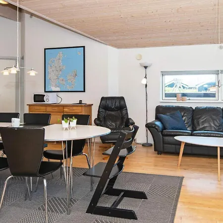 Holiday home Four-bedroom Holiday In Hemmet 7 Falen