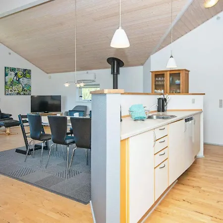 Holiday home Four-bedroom Holiday In Hemmet 7 Falen
